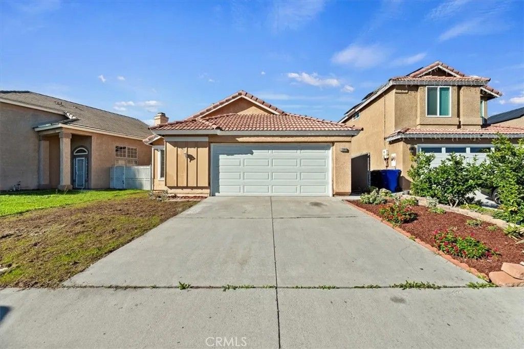 Photo of 13966 Green Vista, Fontana, CA 92337 (MLS # CV25281958)