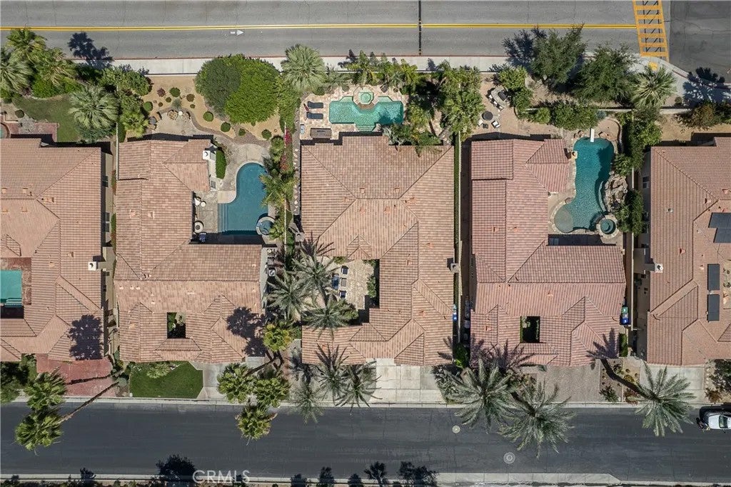 Photo of 14 Calle Lantana, Palm Desert, CA 92260 (MLS # GD25254055)