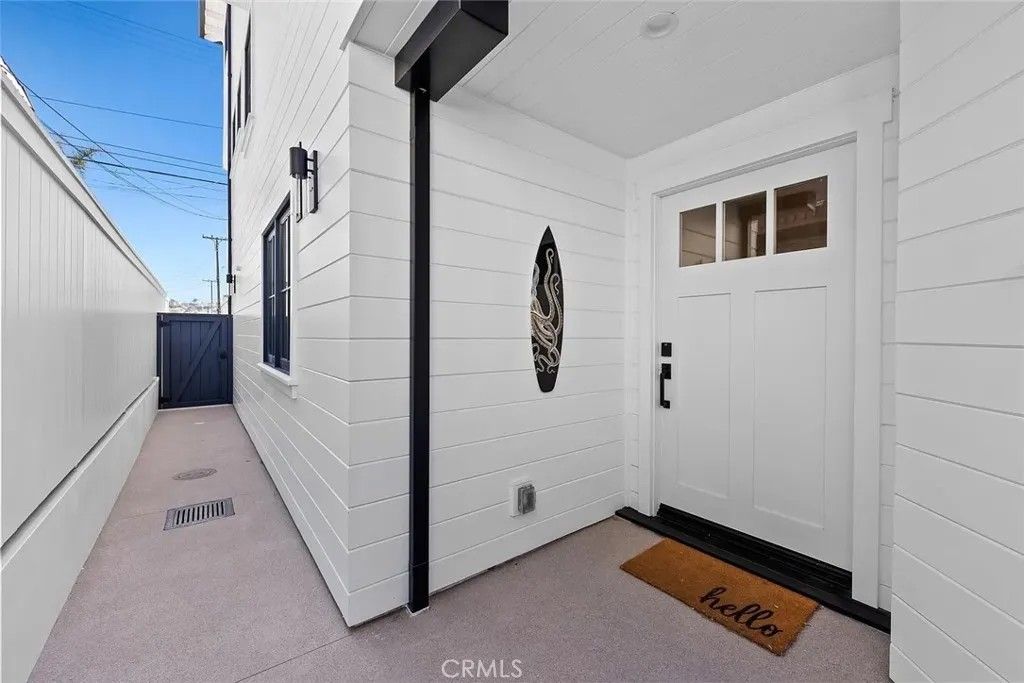 Photo of 309 Crest Drive, Manhattan Beach, CA 90266 (MLS # SB26097700)