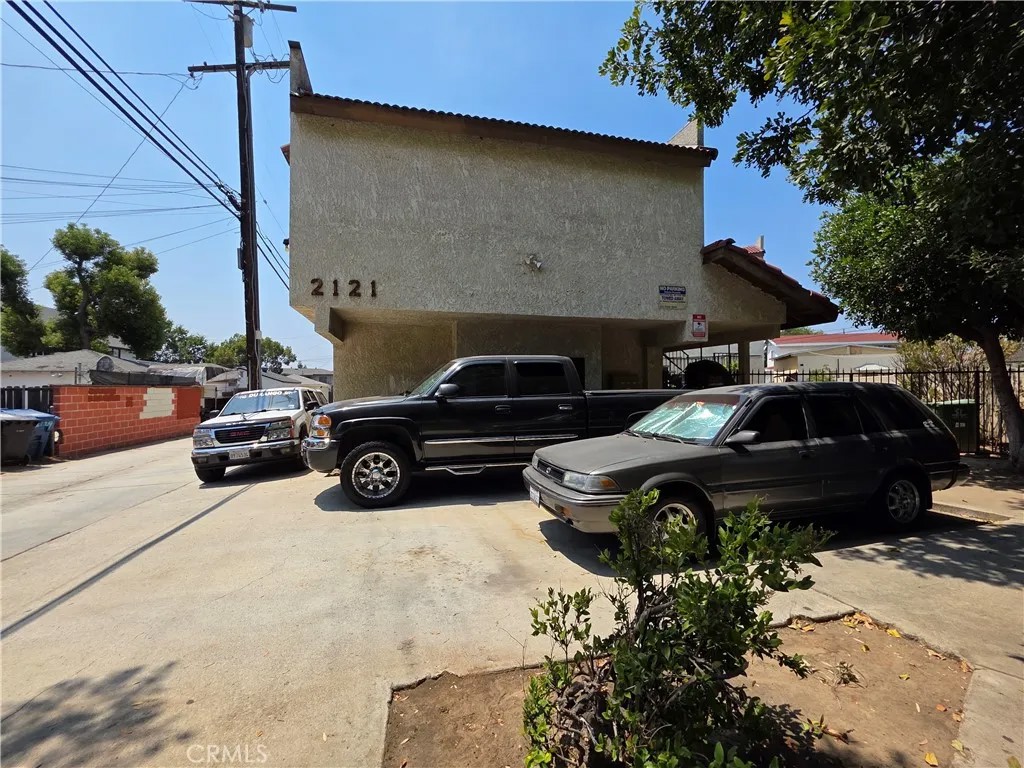 2121 El Paseo