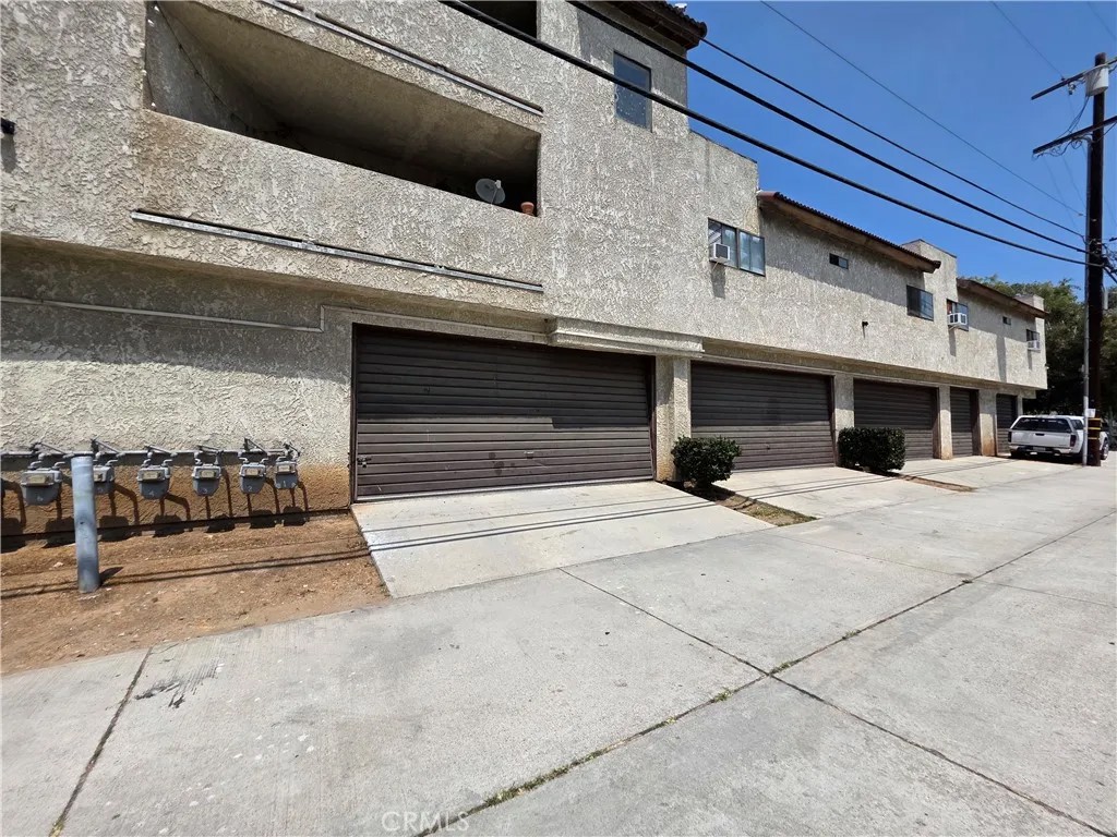 2121 El Paseo