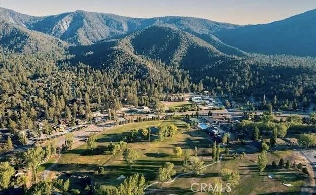 Photo of 15413 Shasta Way, Pine Mountain Club, CA 93222 (MLS # SR26043605)