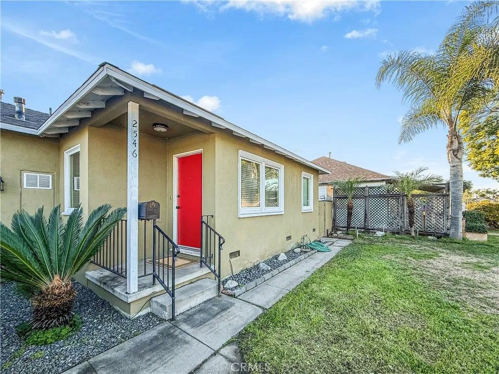 Photo of 2546 W Olive Avenue, Fullerton, CA 92833 (MLS # OC26000547)