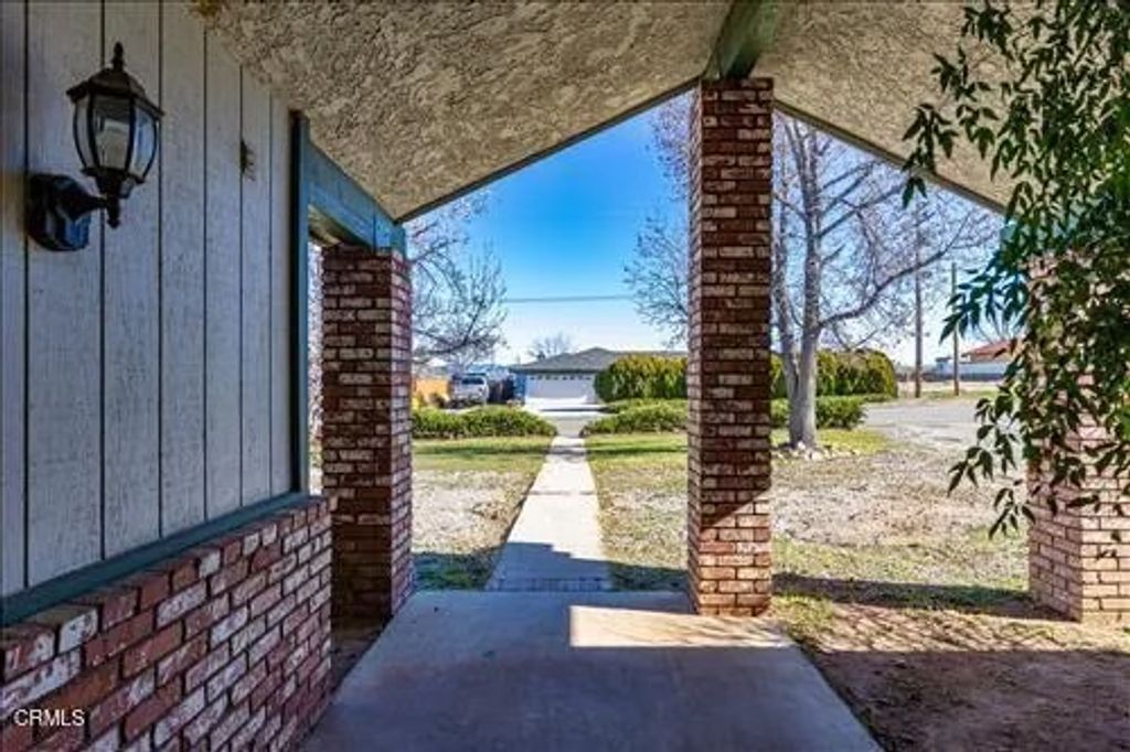 Photo of 21101 Angel Street, Tehachapi, CA 93561 (MLS # V1-34101)