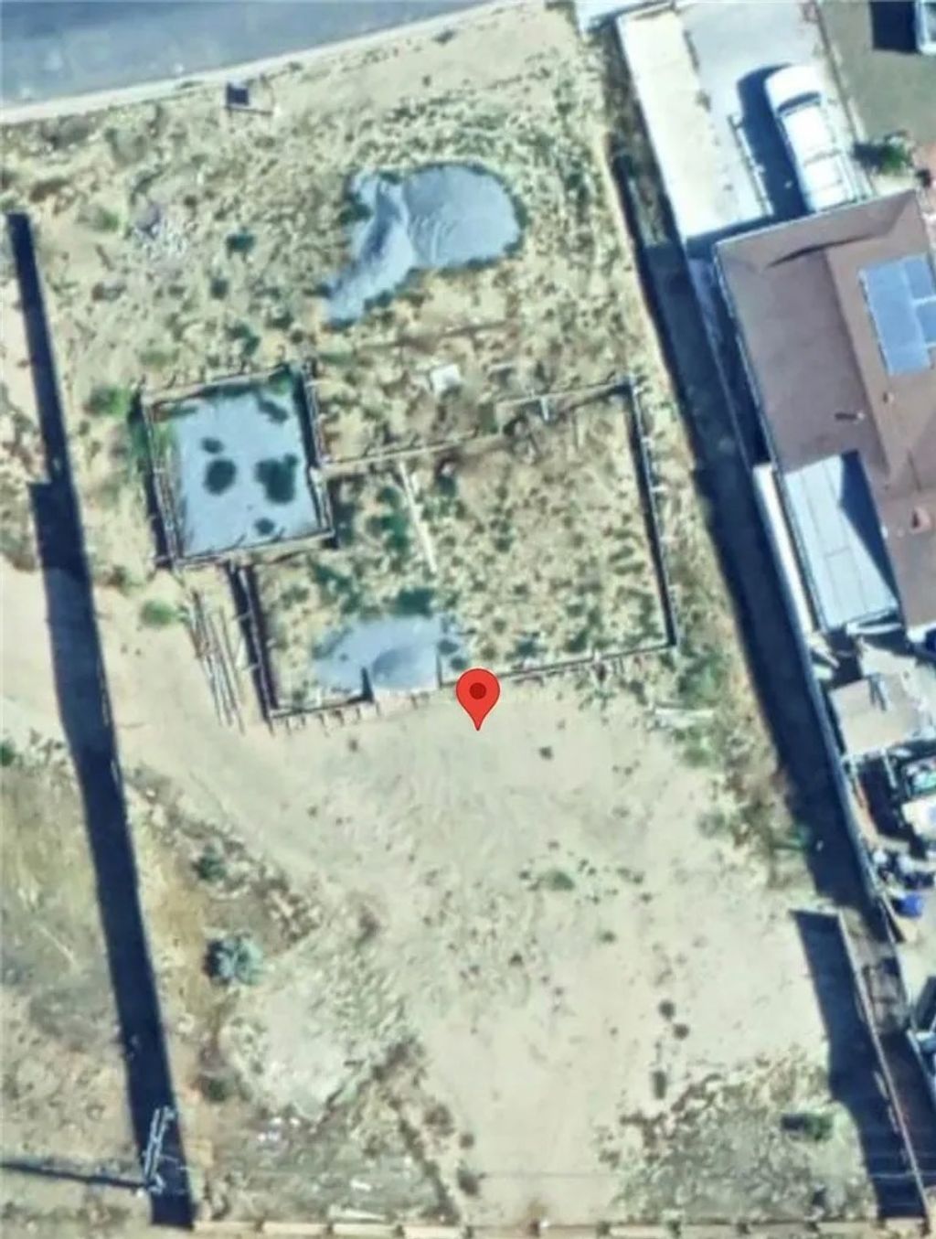 Photo of 16105 Tawney Ridge Ln, Victorville, CA 92394 (MLS # DW26055990)