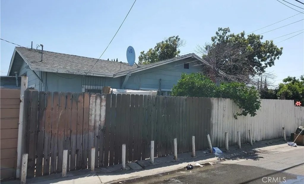 920 S La Verne