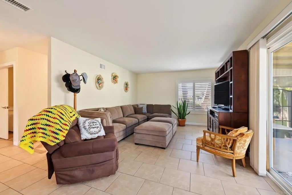 1737 Manfred Court