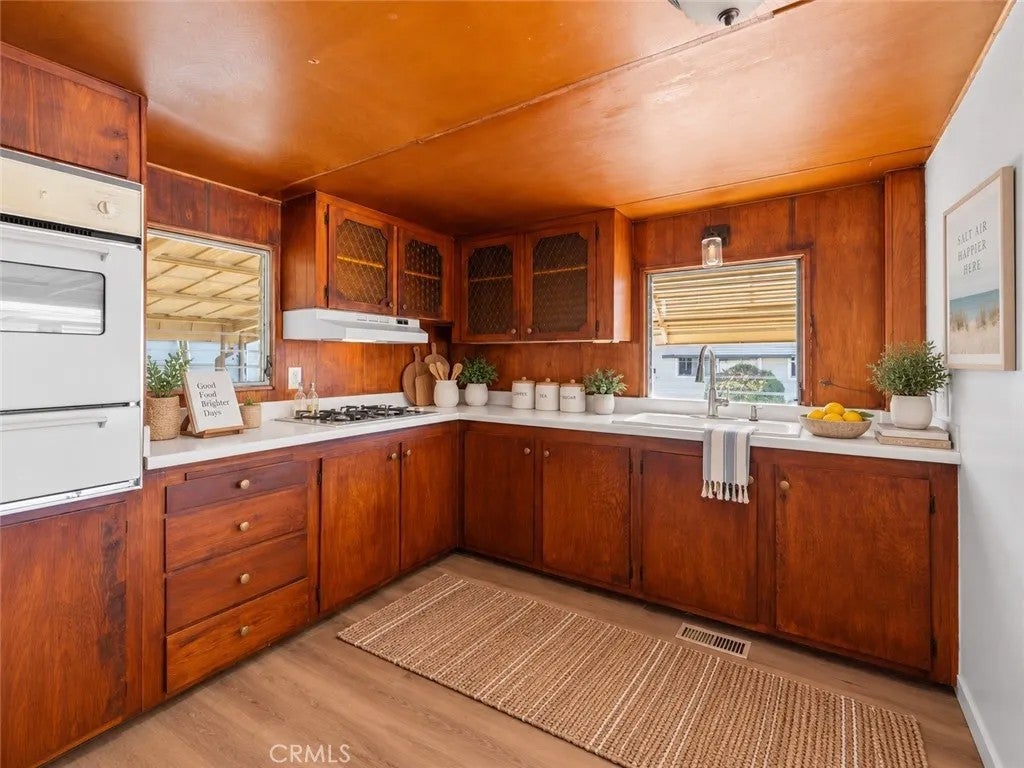 18801 Hawthorne 58