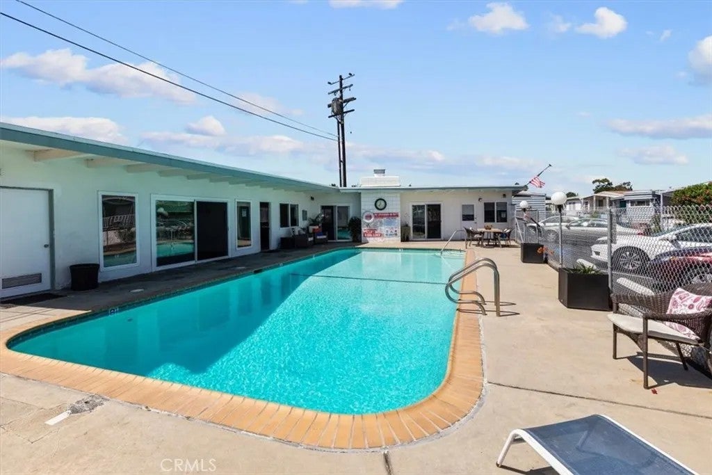 18801 Hawthorne 58