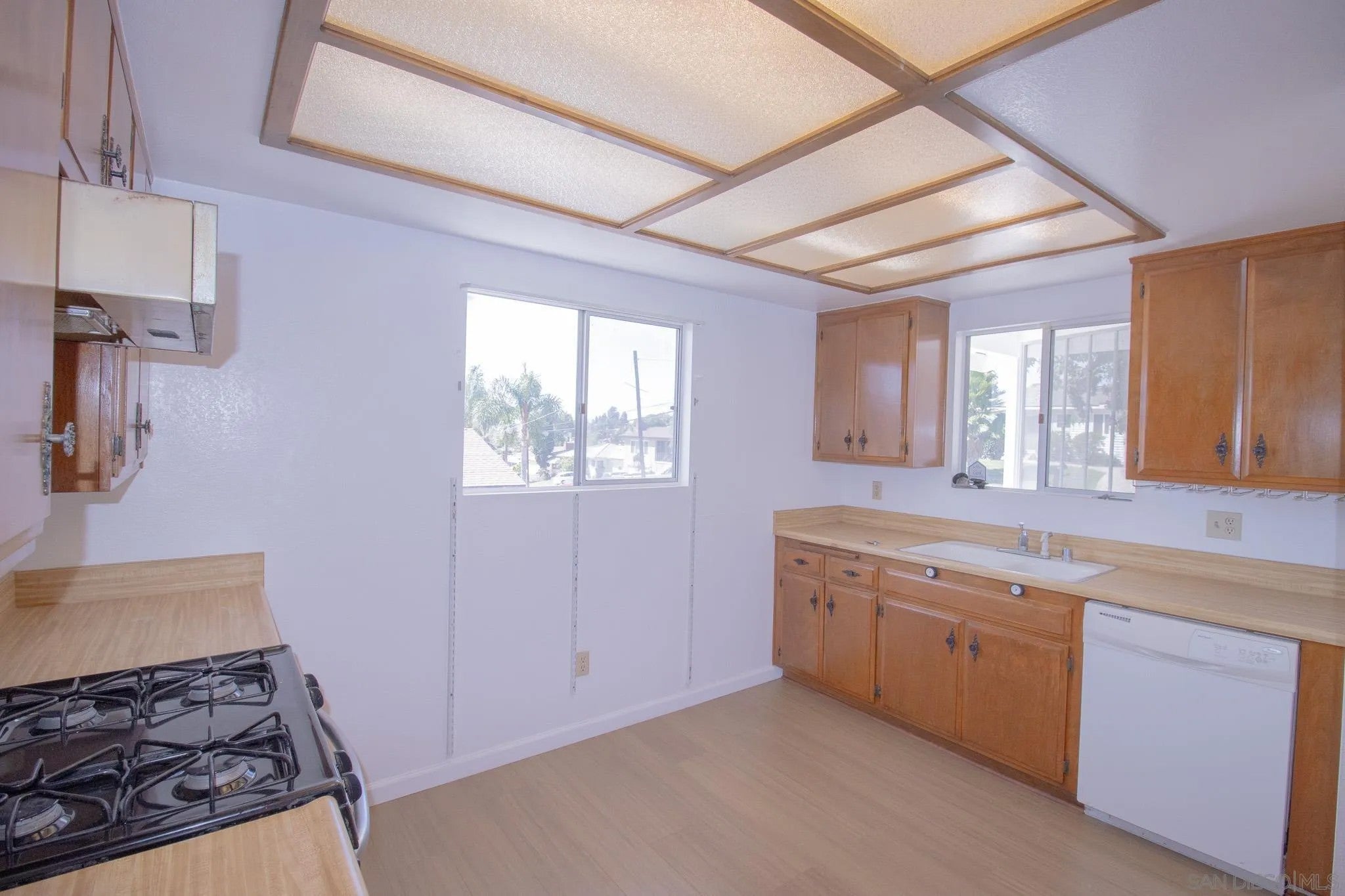 2575 Buena Vista Ave