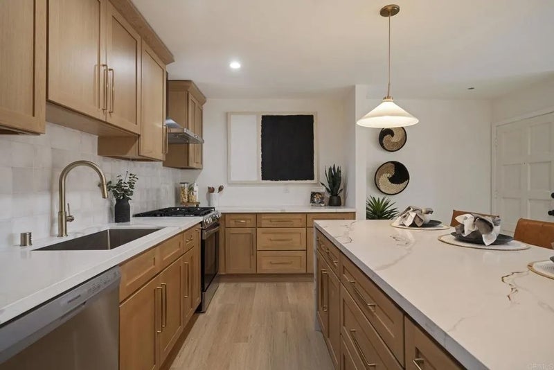 2501 W Sunflower E6
