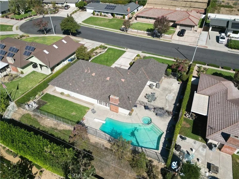 644 Crestglen Road