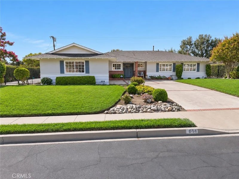644 Crestglen Road