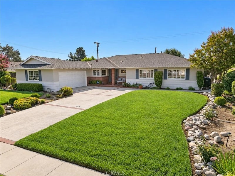 644 Crestglen Road