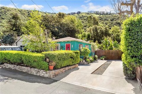 Photo of 327 Canyon Acres Dr, Laguna Beach, CA 92651 (MLS # LG26054314)
