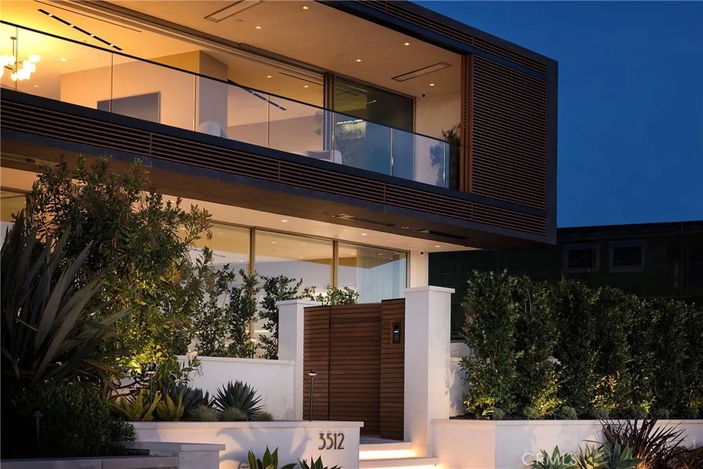 3512 Ocean Boulevard