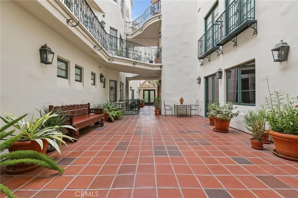 558 Hillgreen