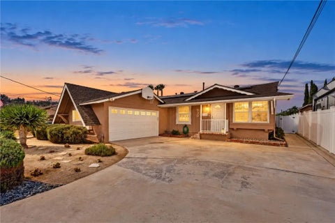 Photo of 930 Waterloo Ave, El Cajon, CA 92019 (MLS # SW26212490)