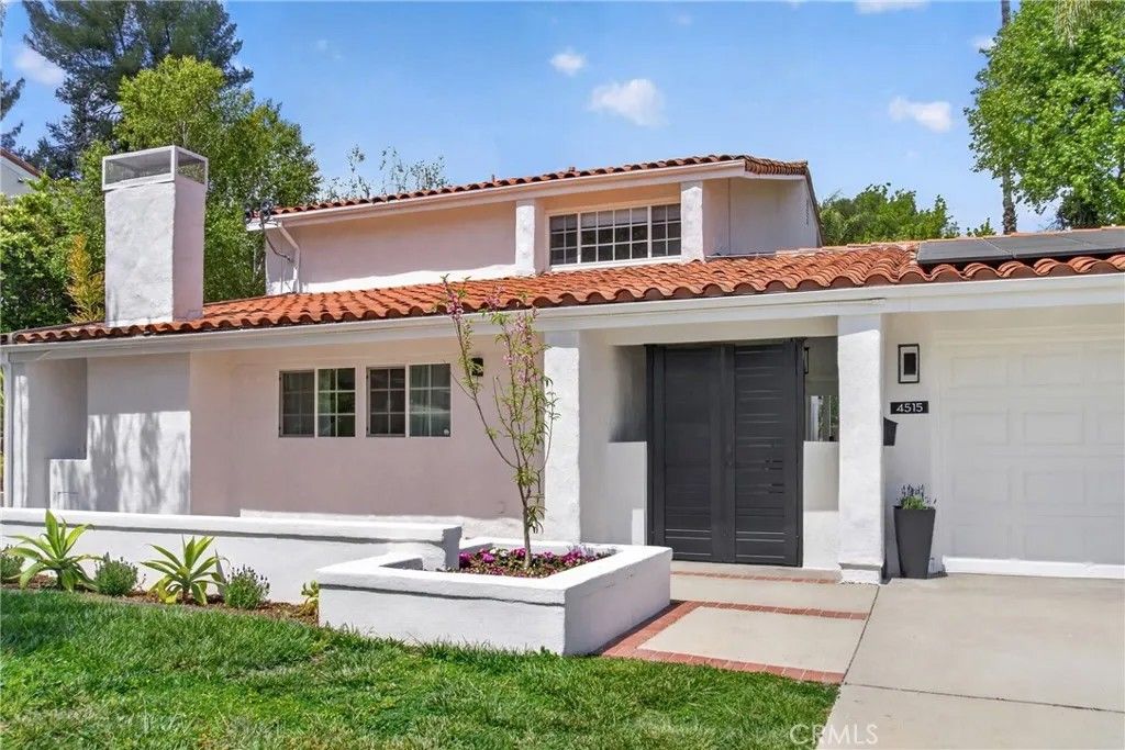 Photo of 4515 Park Livorno, Calabasas, CA 91302 (MLS # SR26089505)