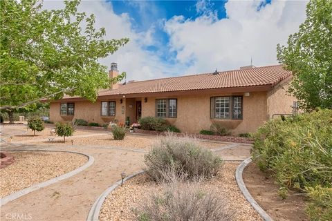 Tiny photo for 2212 W Avenue O8, Palmdale, CA 93551 (MLS # SR26068561)
