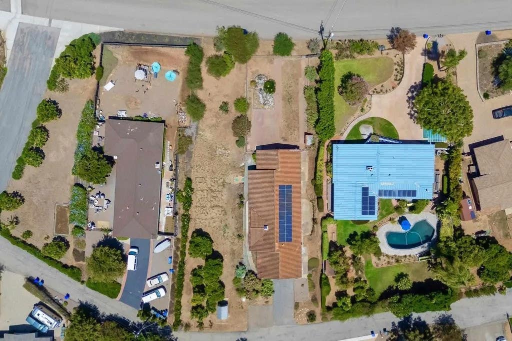 Photo of 1216 Via Ramon, Escondido, CA 92029 (MLS # NDP2605494)