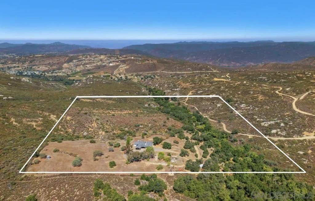 Photo of 23895 Ladrido LN, Ramona, CA 92065 (MLS # 260015691)