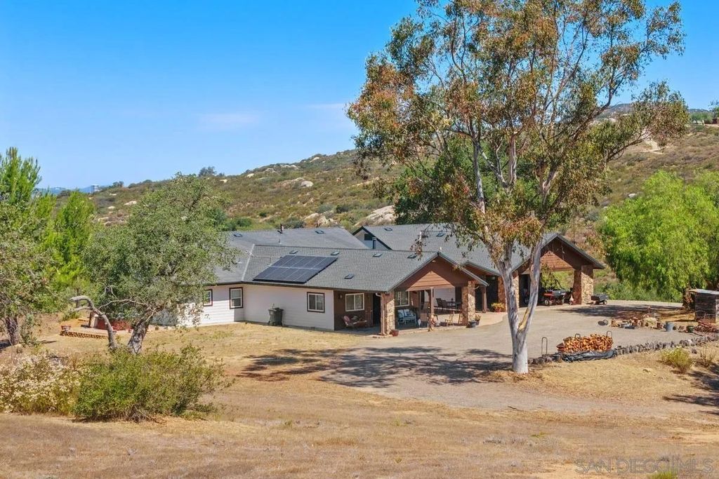 Photo of 23895 Ladrido LN, Ramona, CA 92065 (MLS # 260015691)