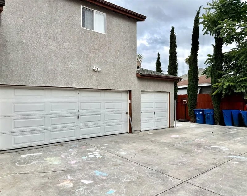 145 E 36th