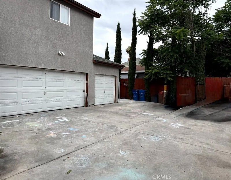 145 E 36th