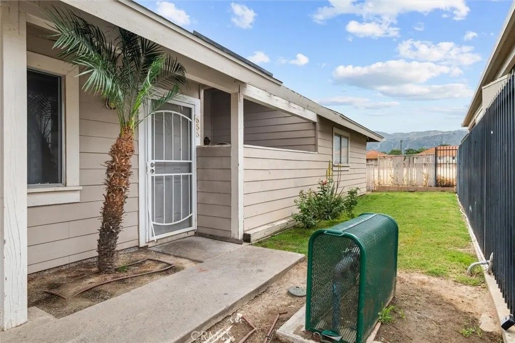 Photo of 655 Walnut Dr, Lake Elsinore, CA 92530 (MLS # PT26066749)