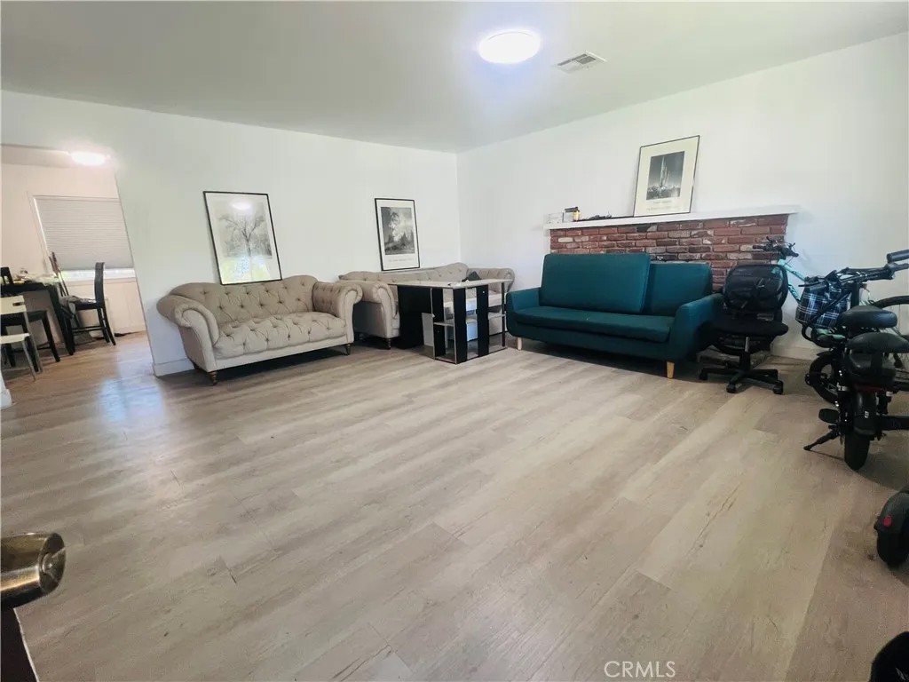 556 W Campus View