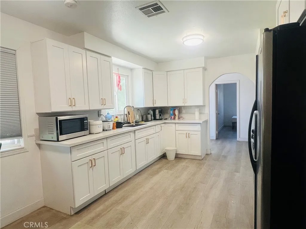 556 W Campus View