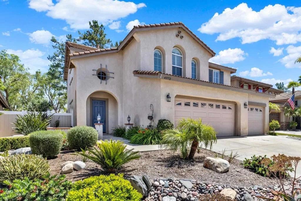 Photo of 43772 Corte Villena, Temecula, CA 92592 (MLS # PTP2603430)