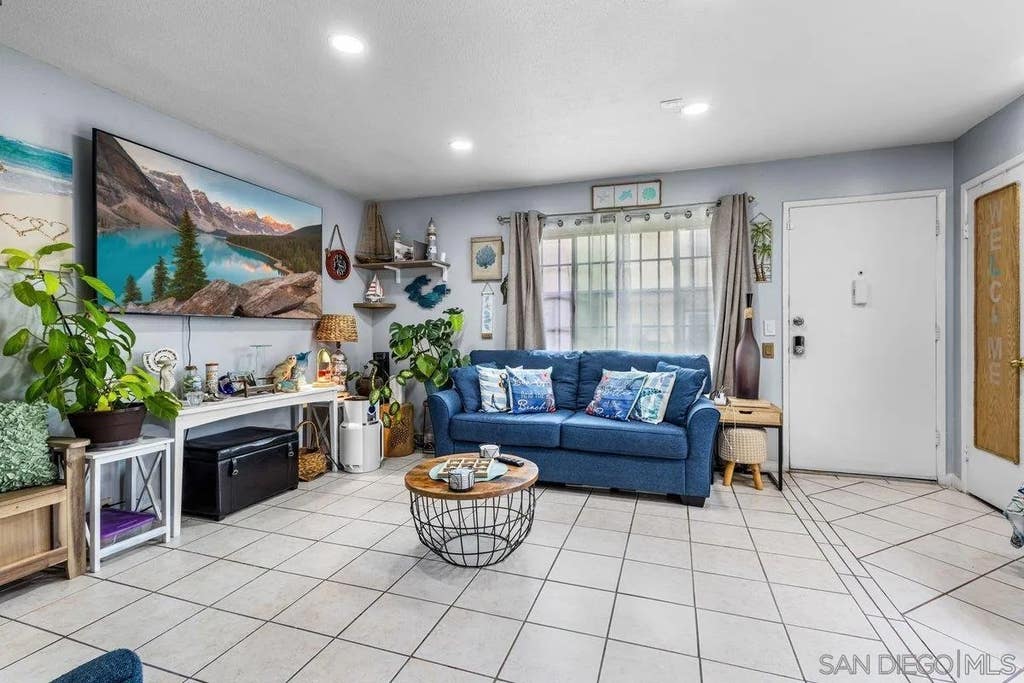 Photo of 238 Regency Ct #C, Chula Vista, CA 91911 (MLS # 260016881)
