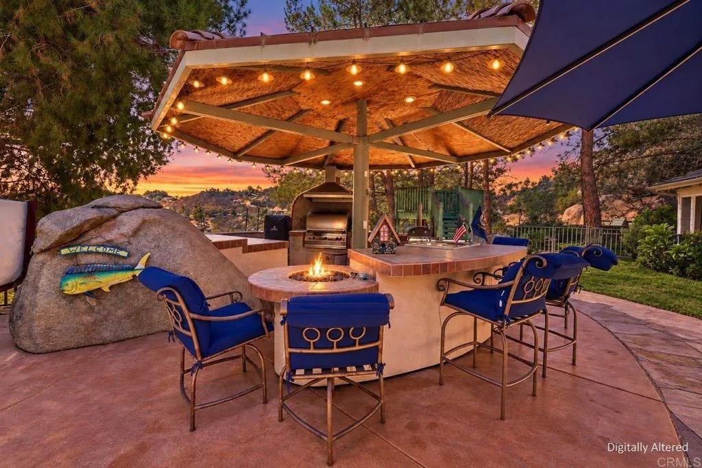 3129 Via Viejas