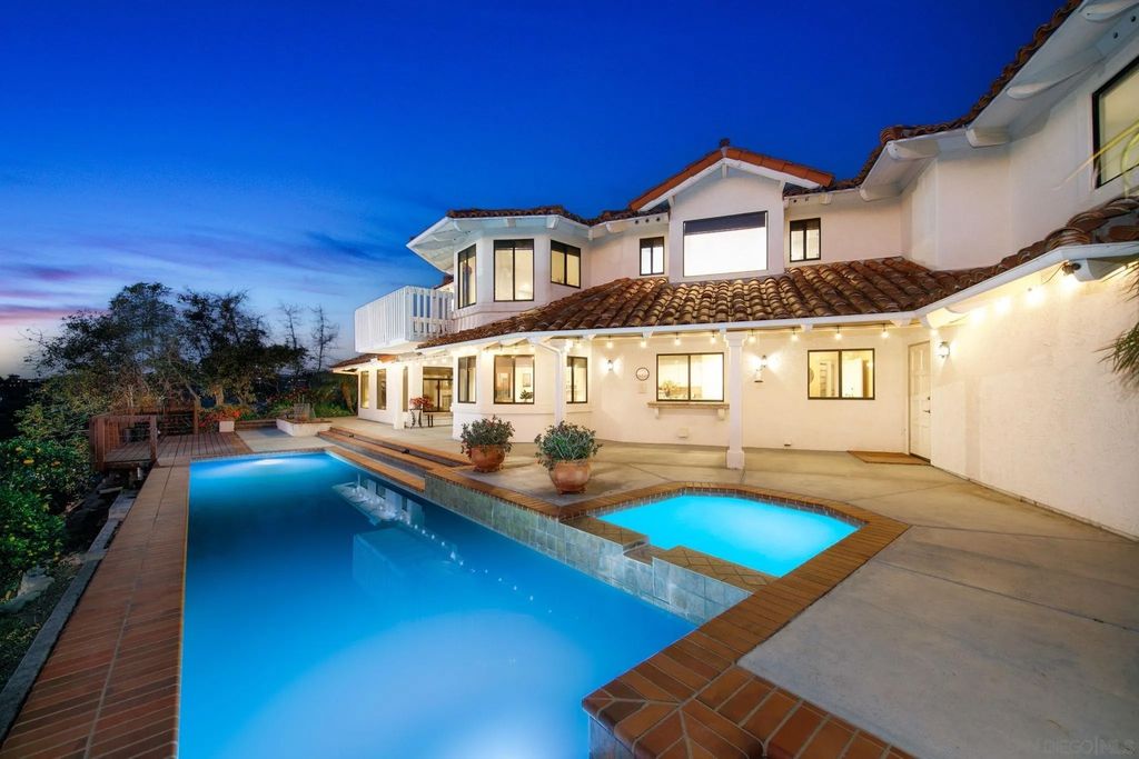 Photo of 2323 Wilt Rd, Fallbrook, CA 92028 (MLS # 250045376)