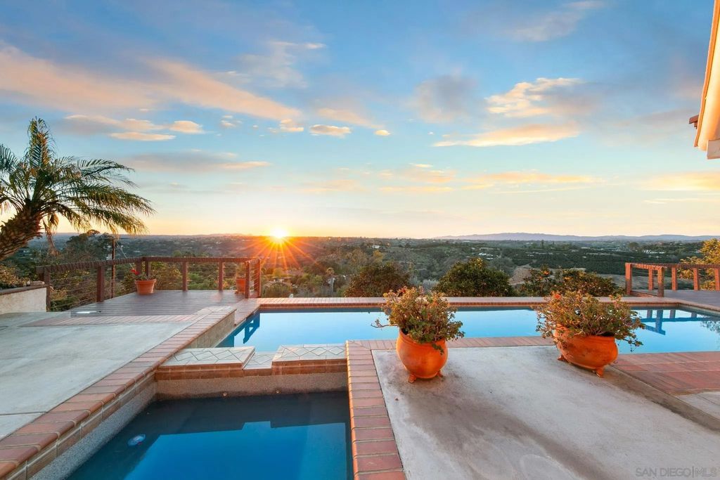 Photo of 2323 Wilt Rd, Fallbrook, CA 92028 (MLS # 250045376)