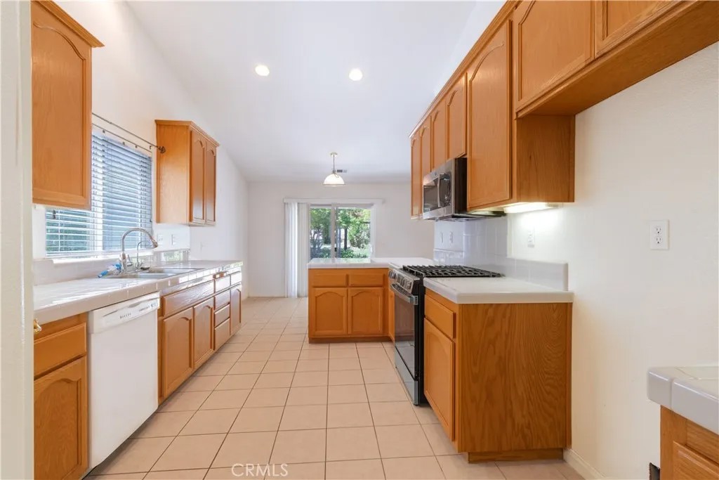 2503 Starling Drive