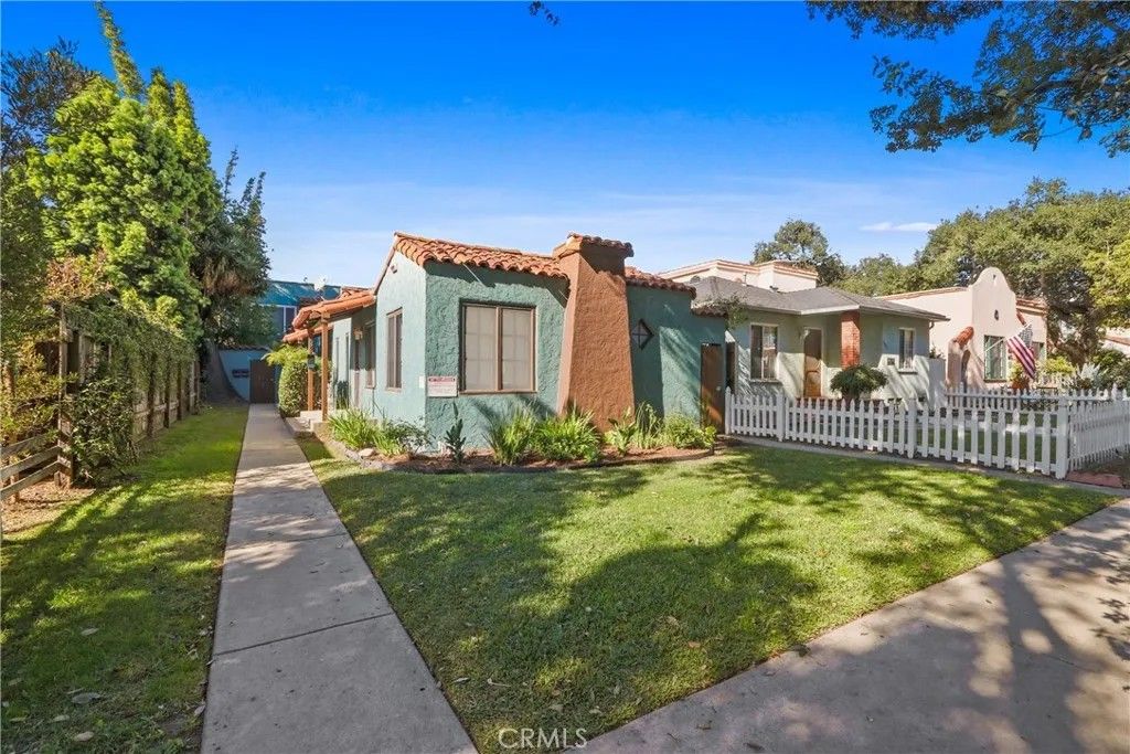 Photo of 3581 Olive Avenue, Long Beach, CA 90807 (MLS # PW26022511)