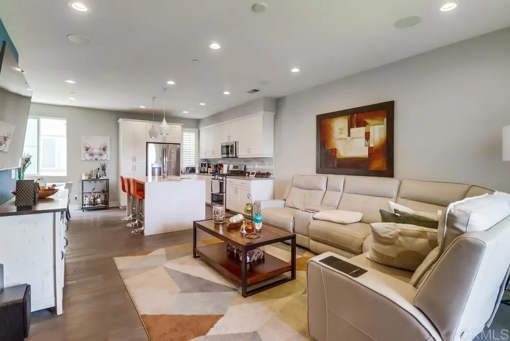 1842 Observation Way 2