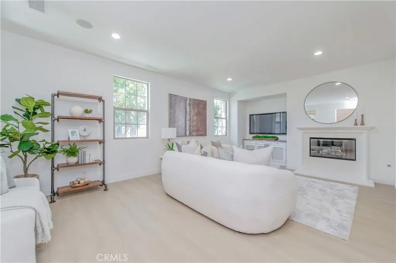 83 Twin Gables
