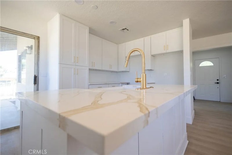 56634 Mountain View Trail