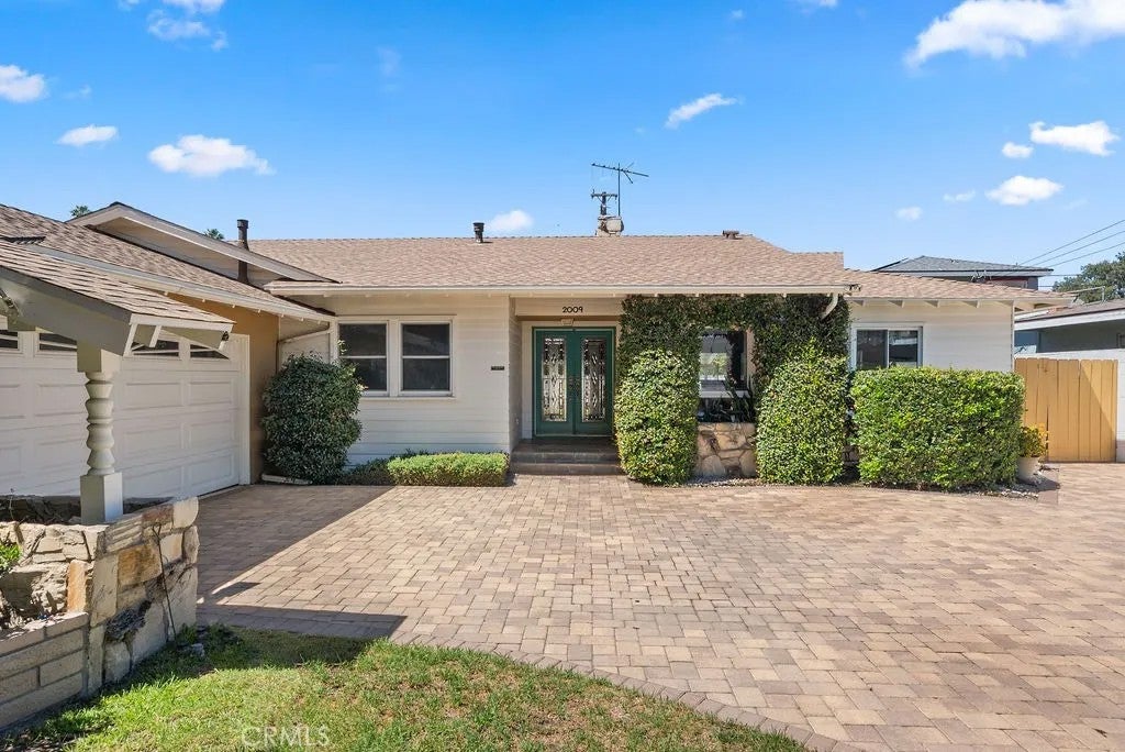 2009 S Eileen Drive