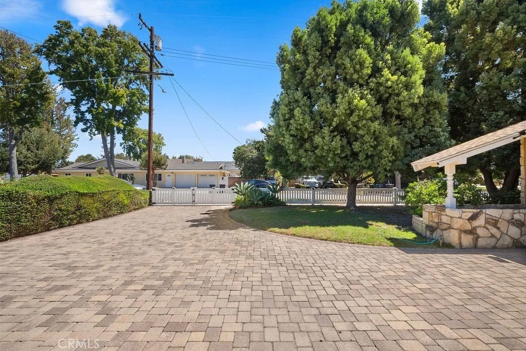 2009 S Eileen Drive