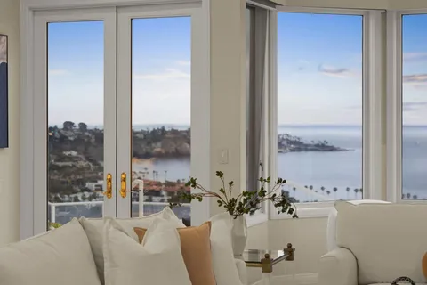 8430 Whale Watch, La Jolla, CA 92037 - #: 250034794