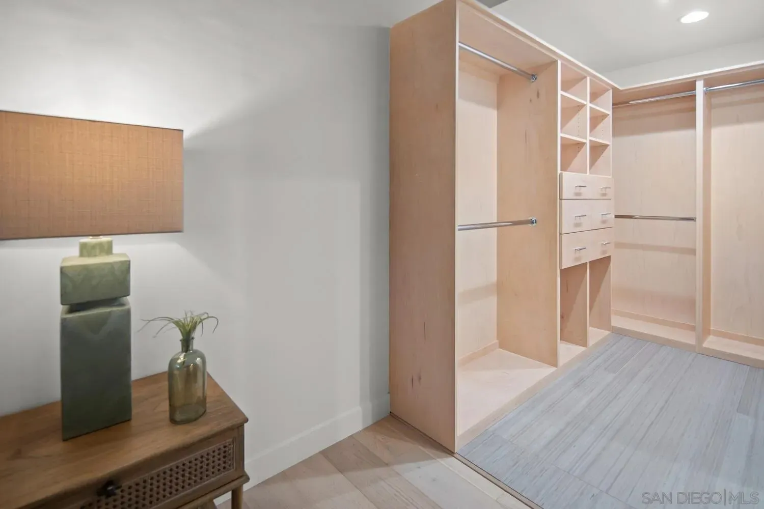 Coronado, California 92118, United States, 3 Bedrooms Bedrooms, ,3 BathroomsBathrooms,Residential,Active,192150