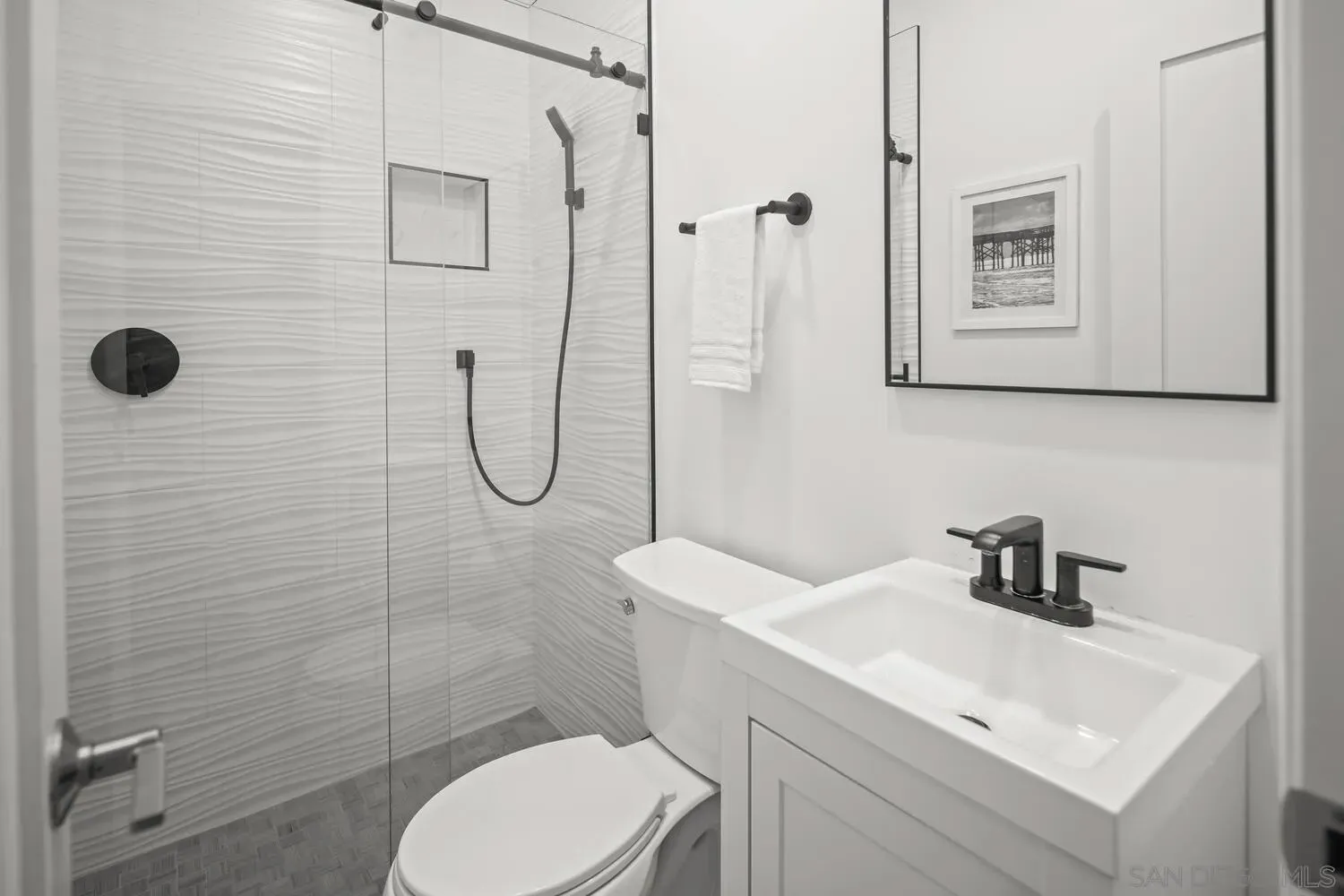 Coronado, California 92118, United States, 3 Bedrooms Bedrooms, ,3 BathroomsBathrooms,Residential,Active,192150