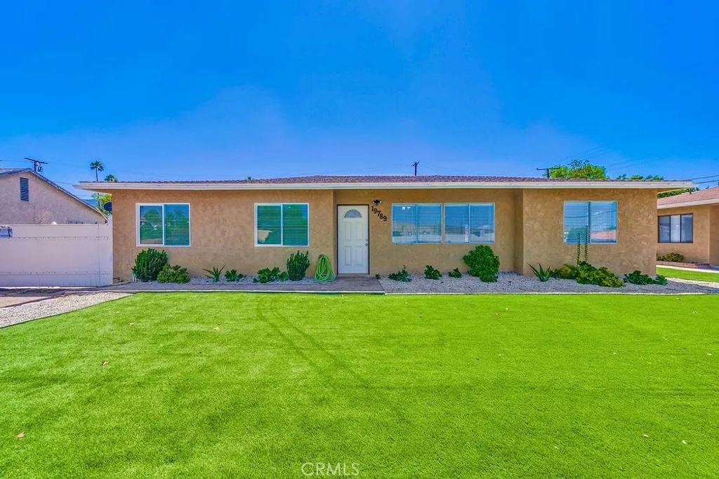 Photo of 19789 Evelyn St, Corona, CA 92881 (MLS # IV25254586)