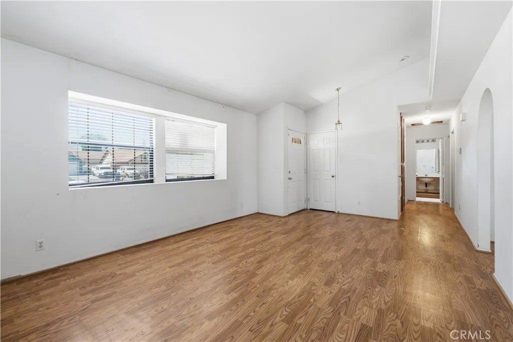 4361 E E Avenue Q11
