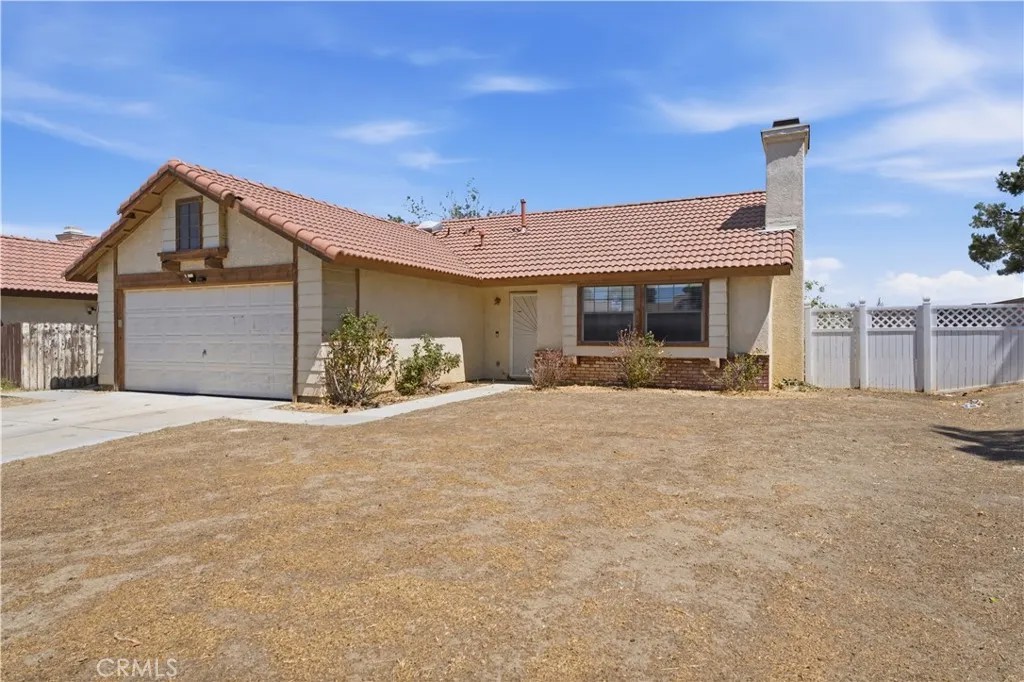 4361 E E Avenue Q11